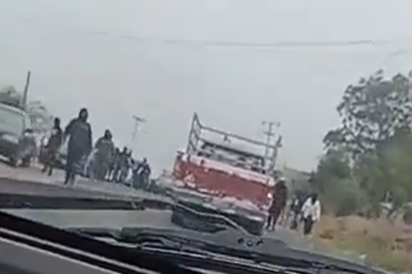 Riña entre transportistas deja un muerto y varios heridos en Azumiatla, Puebla