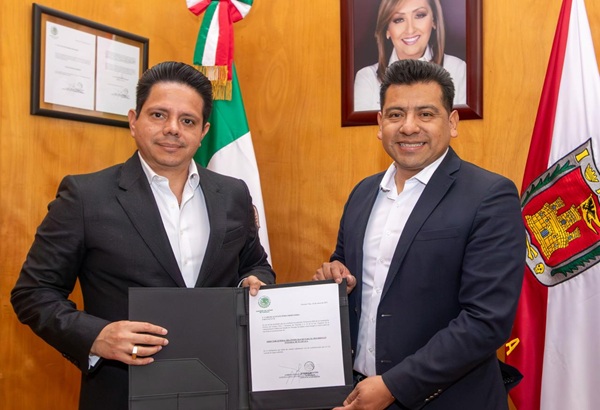 Secretario de Gobierno toma protesta a Carlos Augusto Pérez Hernández como director del FOMTLAX