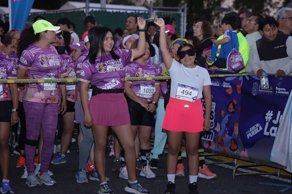 Todo un éxito la primera Carrera de la Mujer; participaron 5 mil corredoras