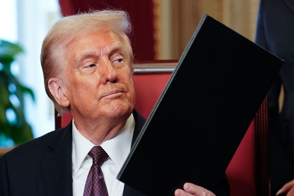 Trump impone aranceles del 25% a todos los automóviles no fabricados en Estados Unidos
