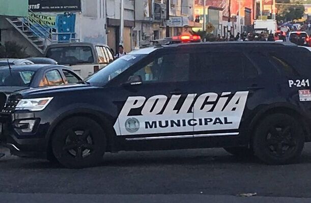 Familia es sometida por grupo armado al interior de su domicilio en Villa Frontera; hurtan camioneta