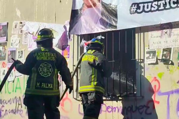 FGE Puebla reporta pérdida de documentos por incendios en 3 oficinas durante protestas de 8M