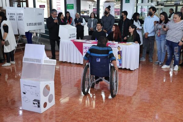 Personas con alguna discapacidad y cuidadoras comenzarán a ser invitadas para que concluyan el trámite para votar de anticipadamente del 12 al 21 de mayo.