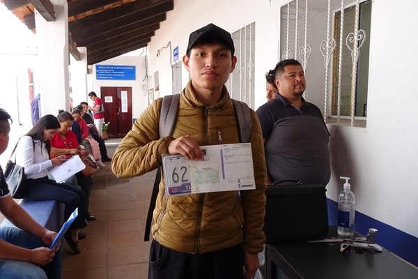 Quienes están obligados a pagar refrendo vehicular son las personas propietarias de vehículos que estén en el Padrón Estatal Vehicular