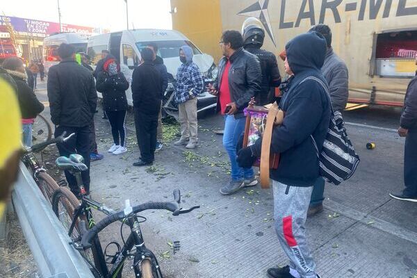 Tres peregrinos de Tlaxcala resultan lesionados durante accidente sobre Periférico Ecológico, en Puebla
