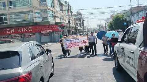 Una vez más vecinos de la colonia Volcanes se manifestaron en contra de la ampliación de los polígonos de los parquímetros.