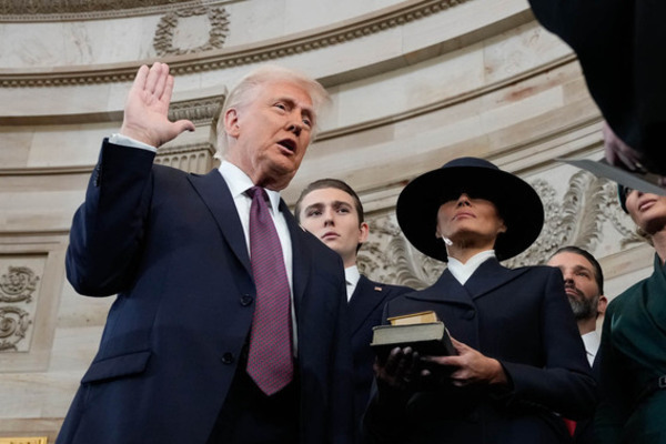 Buscar un tercer mandato presidencial de Trump requeriría conformidad de los funcionarios estatales y federales, tribunales y de los votantes