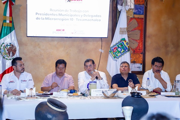 Alejandro Armenta sostiene reunión de trabajo con las y los presidentes municipales de la Microrregión de Tecamachalco
