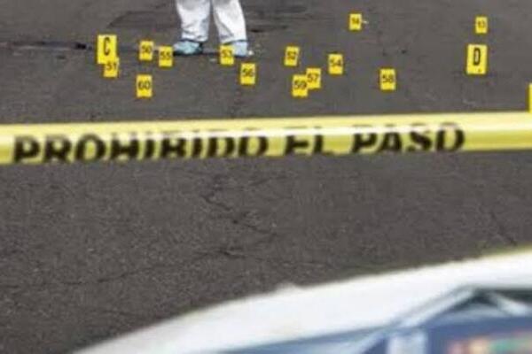De 8 disparos asesinan a un hombre frente a su esposa en la colonia 3 de Mayo, en Puebla
