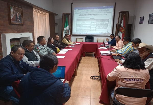 Autoridades de Tlaxcala analiza situación de la influenza aviar A(H5N1) y del gusano barrenador del ganado