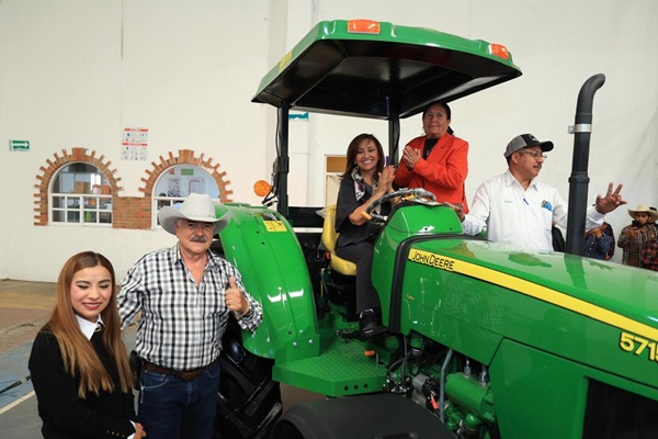 Entrega gobierno de Tlaxcala 678 cartas de autorización de insumos al campo con una inversión estatal de 50 mdp