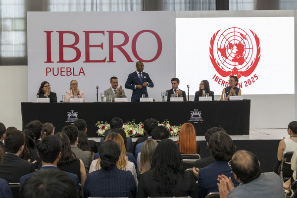 La IBERO recibió al Excmo. Sr. Ly Djerou Robert, embajador de la República de Costa de Marfil, como parte del IBEROMUN 2025