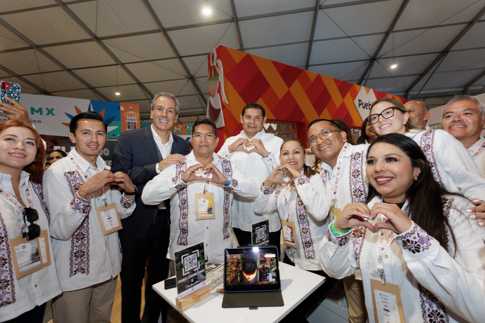 De octubre del año pasado a marzo del presente más de 1 millón 400 mil turistas, nacionales y extranjeros, han disfrutado de Puebla