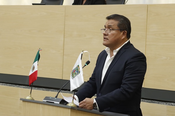 Impulsan en el Congreso de Puebla iniciativa para sancionar a quien exalte imágenes de narcotraficantes en eventos masivos