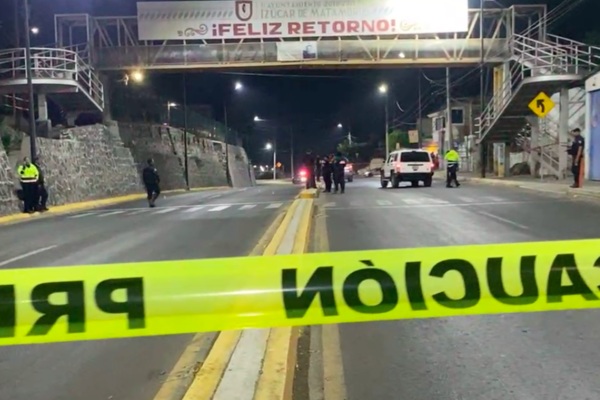 Reportan como desaparecida a una mujer que viajaba con hombre que huyó de sicarios en Izúcar de Matamoros