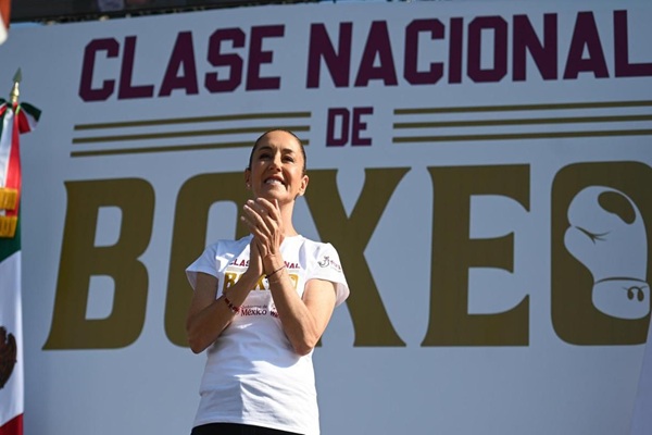 Sheinbaum encabeza desde el zócalo arranque de la Clase Nacional de Boxeo en todas las plazas públicas del país