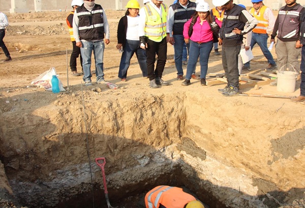 Supervisan David Aysa y Dulce Rivera construcción del Mercado San Ramón