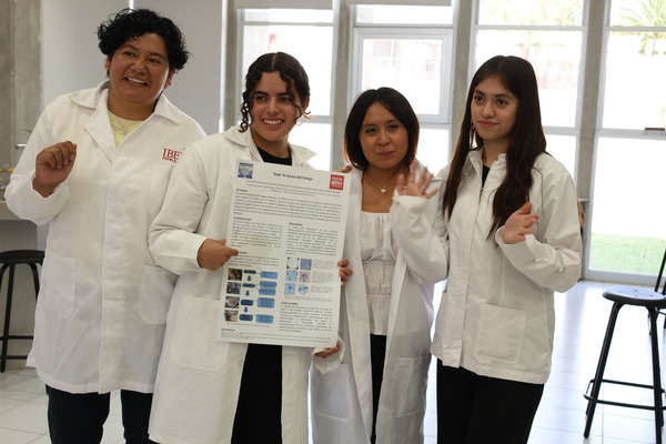 Las estudiantes de la Prepa IBERO Tlaxcala participarán en la MILSET Expo-Ciencias, gracias a su control biológico de plagas con hongos