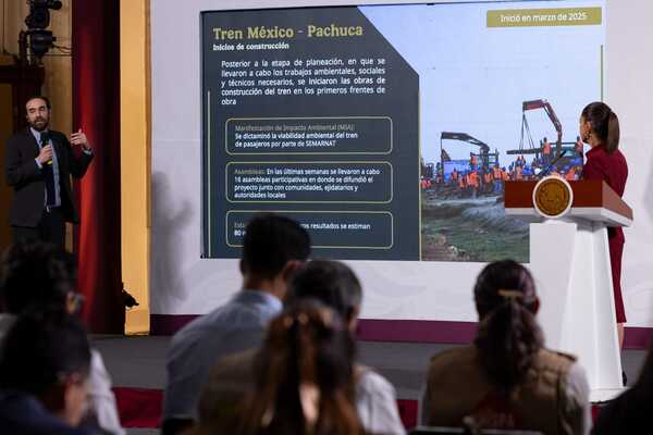 El director de la ARTF, Andrés Lajous, recordó que el objetivo es construir más de 3 mil km de vías para pasajeros durante todo el sexenio
