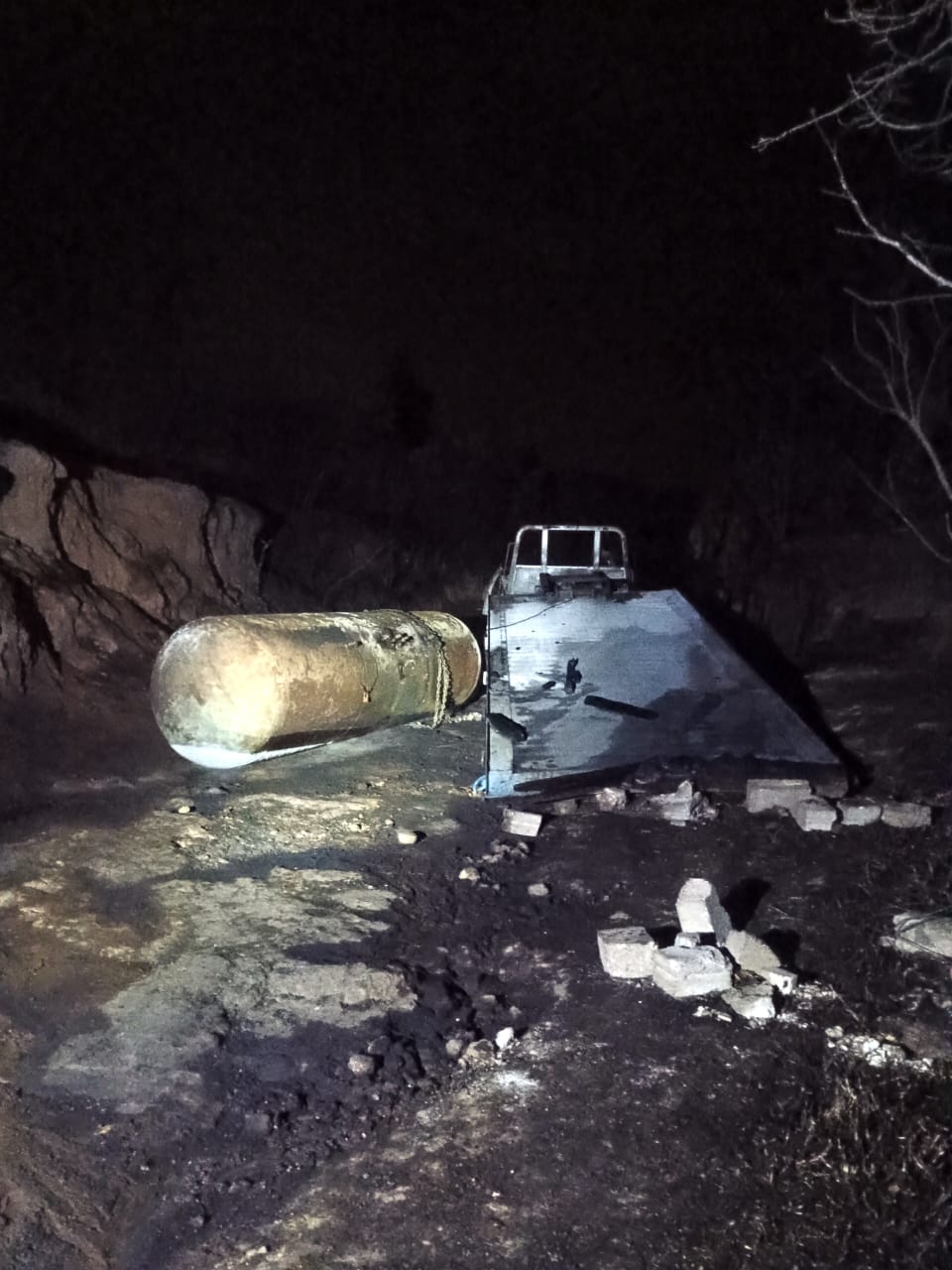 La autoridad de Tlahuapan dijo que la explosión fue tras el aseguramiento de tres tanques estacionarios y tres pipas llenas de gas LP ilegal