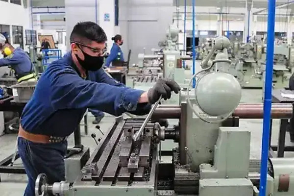 La actividad industrial en ambos estados durante diciembre, reportó disminuciones de 16.2% en Puebla y 4.0% en Tlaxcala