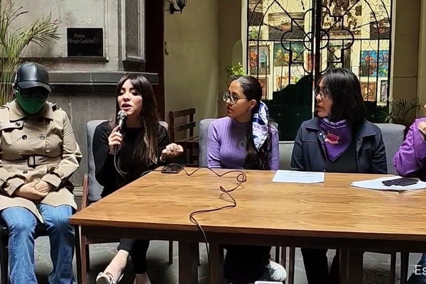 Colectivos de activistas arroparon la denuncia de una joven víctima de violación tumultuaria al acudir a una supuesta entrevista de empleo