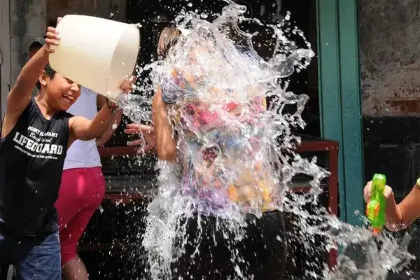 La CAPAM informa que la persona que desperdicie agua en el Sábado de Gloria será sancionada con una multa de 40 días de salario mínimo