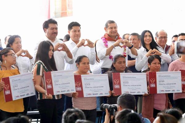 Armenta entrega 93 apoyos del Programa de Obra Comunitaria en la Microrregión 8 de Oriental