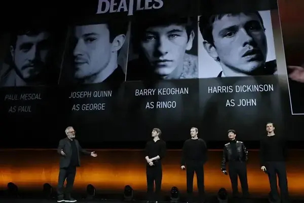 Mendes anticipó que tardará alrededor de un año en rodar las cuatro películas de Los Beatles, y que ya cuentan con los derechos musicales