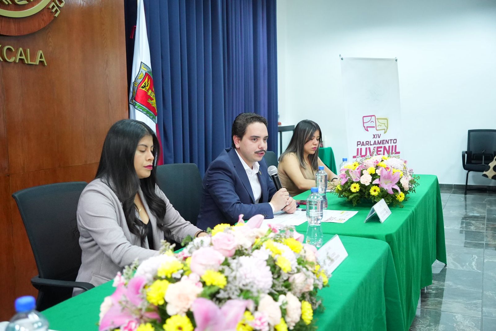 Las/os seleccionados deberán cursar la “Escuela de Formación Legislativa” para preparación y garantizar el desarrollo del Parlamento Juvenil