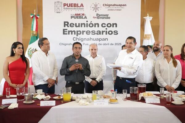 Gobernador de Puebla sostiene reunión con empresarios de Chignahuapan