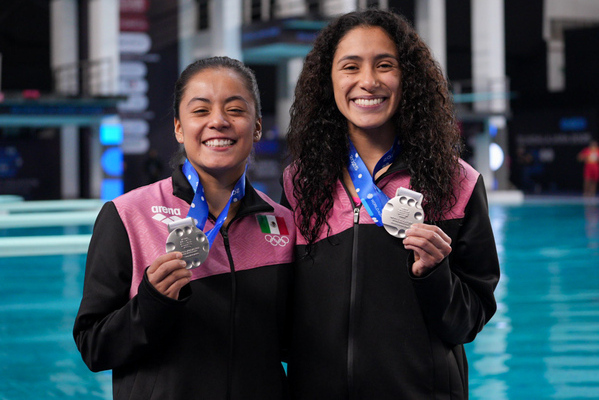 Alejandra Estudillo y Gabriela Agúndez ganan medalla de plata en clavados sincronizados femenil