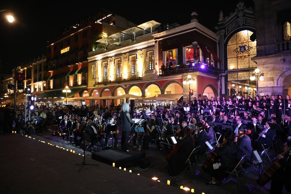 El Macroconcierto Sinfónico reunió a más de 150 músicos en el Zócalo de Puebla, y estuvo presente el alcalde Pepe Chedraui