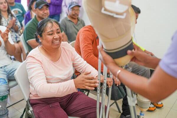 Esta es la primera de tres entregas de prótesis que se contemplan en 2025 con “Ayudas Funcionales para Personas con Discapacidad” en Tlaxcala