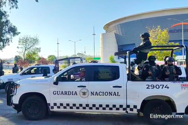 Policías estatal y municipal, GN y Marina toman control del estacionamiento de los estadios en Puebla