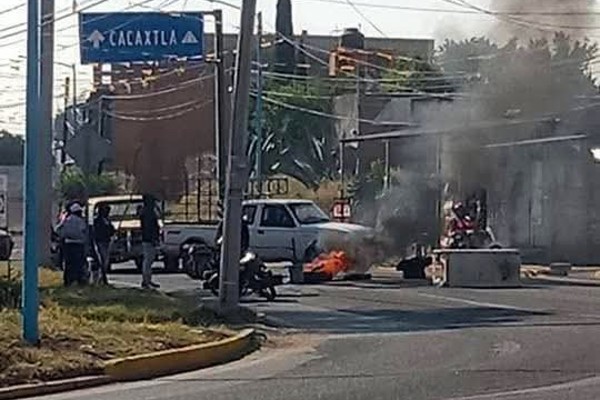 Linchamiento en Tlaxcala | Hombre acusado de secuestra a niña es asesinado a golpes y quemado