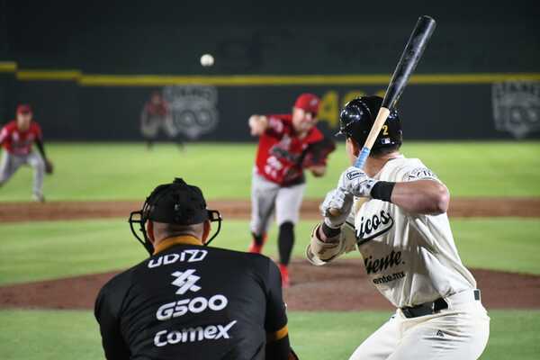 Pericos de Puebla gana su primer juego de local con pizarra de 5-0 ante Piratas de Campeche