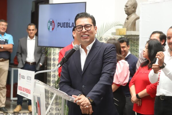 Se condenó que Juan de Dios Bravo dejó la dirigencia municipal para irse a Morena, a pesar de que lo defendieron de sus nexos con el crimen