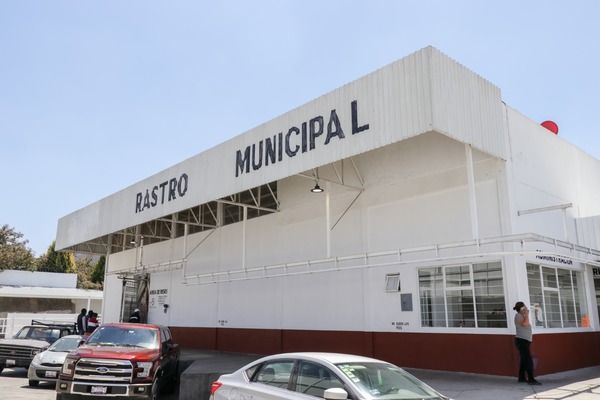 El proyecto de modernización del Rastro de Tlaxcala contempla la adquisición de equipo especializado, como uniformes y herramientas