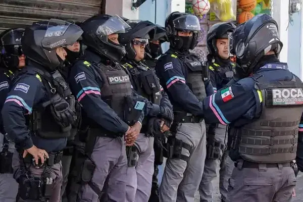 Los encargados de la seguridad presumen grados rimbombantes: doctor, coronel, vicealmirante; pero en la práctica no vemos detenciones