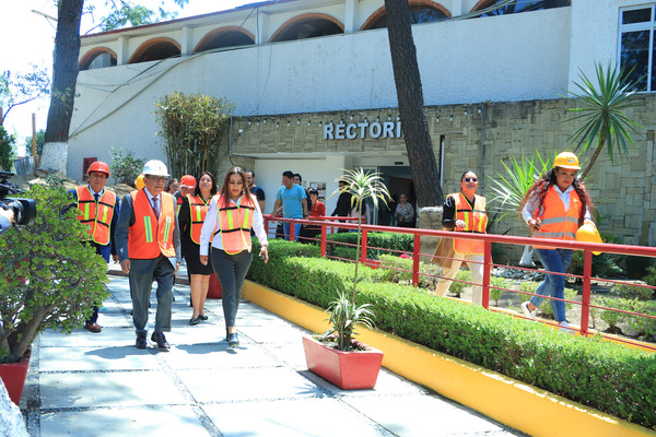Este ejercicio de simulacro de sismo permite advertir que en la UATx están capacitados para actuar ante un desastre natural