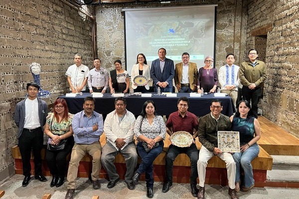 Realizan conversatorio “Retos en la Salvaguardia de los Procesos Artesanales de la Talavera en Puebla y Tlaxcala
