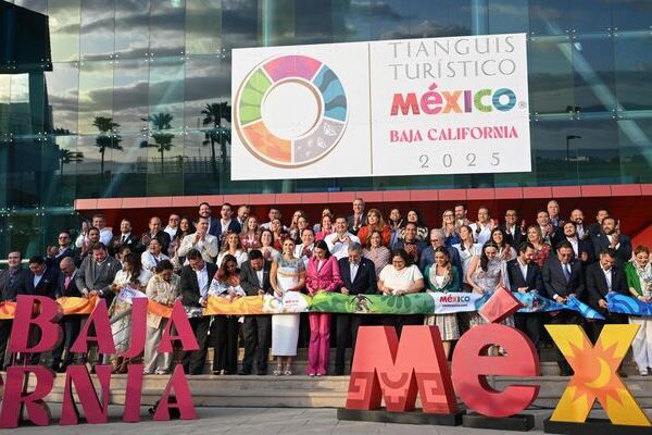 En el Tianguis se presentó el “Pasaporte Turístico 2025 Por Amor a Puebla”, con la realización de eventos culturales, deportivos y artísticos