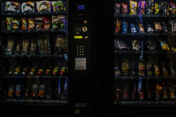 Juzgados y tribunales otorgaron suspensiones; ahora en algunas universidades, los comercios evaden los lineamientos de “vida saludable”