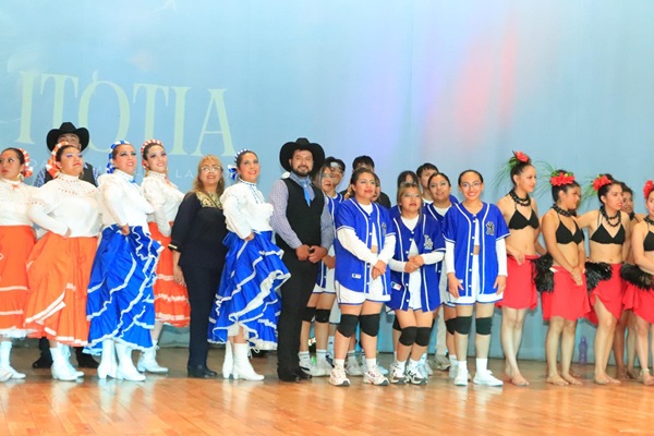 02 Grupos artísticos UATx celebran Día internacional de la danza (3)