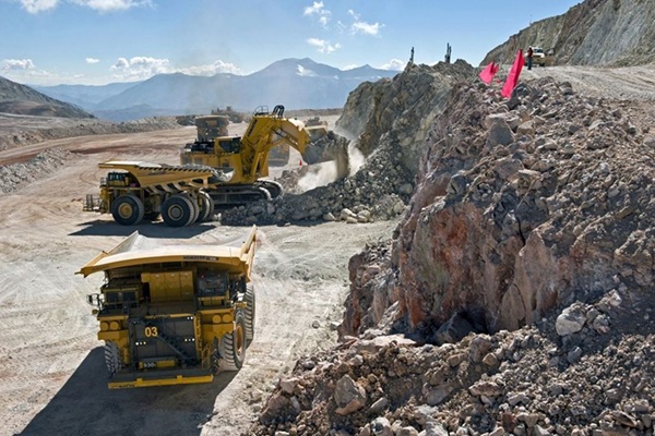Convocan a foro en Zapotitlán Salinas contra saqueo de minerales en Tehuacán y la Mixteca