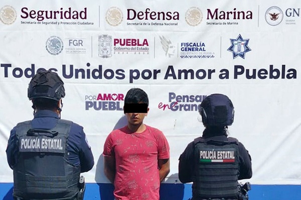 Detiene SSP Puebla y Policía Municipal a hombre con 15 tambos con combustible robado, en Venustiano Carranza