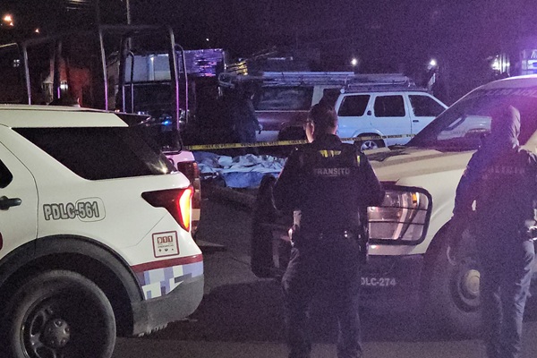 Dos muertos y una menor de edad herida deja ataque con armas largas en tianguis de ropa Los Lavaderos, en la ciudad de Puebla