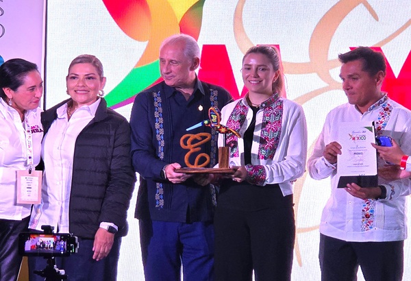En Tianguis Turístico 2025, Zacatlán triunfa en Premios Mágicos por Excelencias