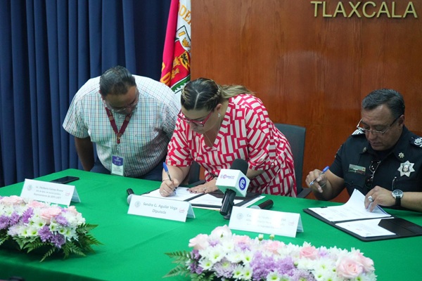Firma Sandra Aguilar convenio con la Secretaría de Seguridad Ciudadana de Tlaxcala